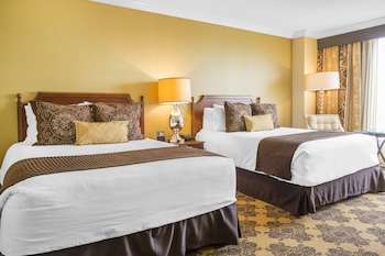 Premier Room, 2 Queen Beds, City View (Signature)