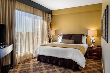 Suite, 1 King Bed (Galleria Suite)