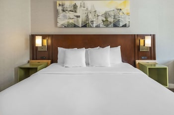 Room, 1 King Bed (Stair Access Only)