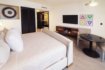 Suite, 1 Bedroom (Dining)