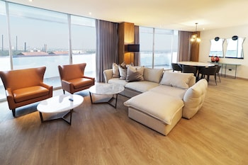 Suite, 1 Bedroom (Dining)
