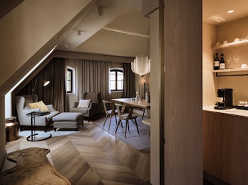 Gallery Suite