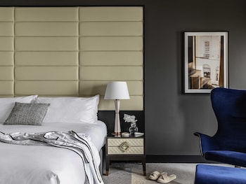 Luxury Room, 1 King Bed, Club Lounge Access, City View (Club Sofitel Access)