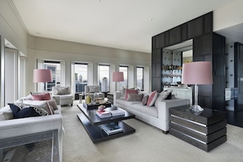 Opera Suite Residence
