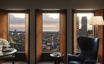 Superior Room, 1 King Bed, River View