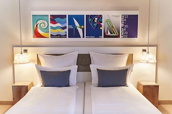 Comfort Room, Harbor View