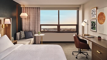 Standard Room, 1 King Bed, Accessible Bathtub (Mobility)