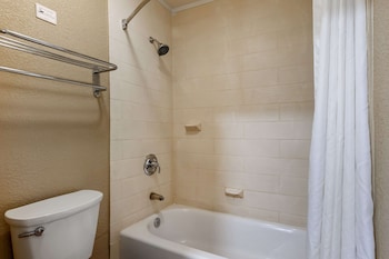 Standard Room, Multiple Beds, Non Smoking
