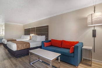 Standard Room, Multiple Beds, Non Smoking