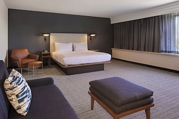 Junior Suite, 1 King Bed with Sofa bed