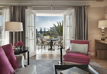 Grand Deluxe, Suite