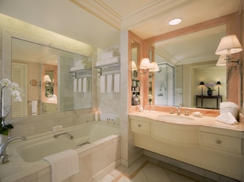 Premium Room, 1 King Bed (Grand)
