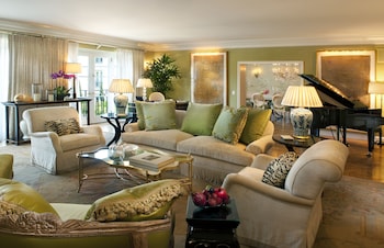 Suite (Peninsula)