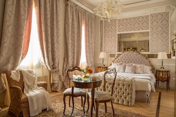 Grand Deluxe Double Room