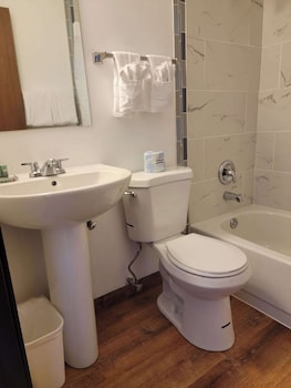 Standard Room, 1 Queen Bed