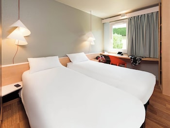 Room, 2 Twin Beds (New Bedding)