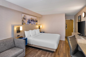 Room, 1 King Bed, Non Smoking (Upper Floor, Stair Access Only)