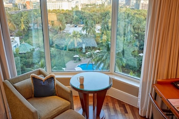 Premier Room, Pool View