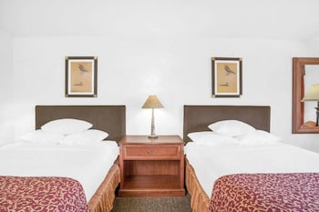 Room, 2 Queen Beds, Non Smoking