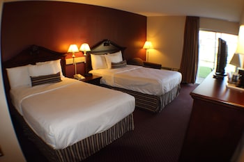 Room with two Double Extended bed and Pool view