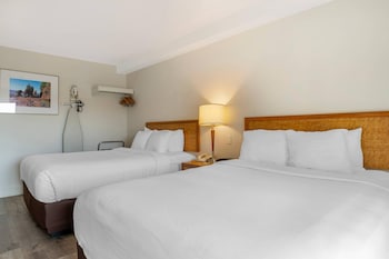 Standard Room, 2 Queen Beds, Non Smoking