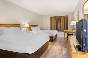 Standard room, 2 Queen Beds, Nonsmoking