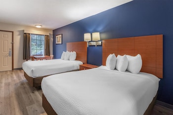 Standard Room, 2 Double Beds, Non Smoking, Refrigerator & Microwave