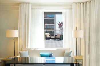 Signature Suite, Terrace, City View