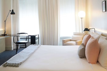 Standard Room, 1 Queen Bed