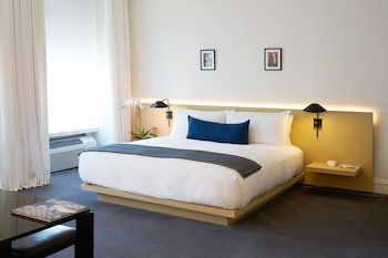 Deluxe Room, 1 King Bed