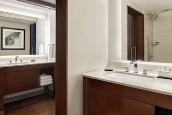 Executive Two Doubles Corner Suite