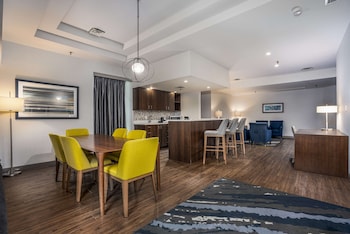 Room, 2 Bedrooms