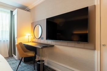 Standard Room, 1 King Bed