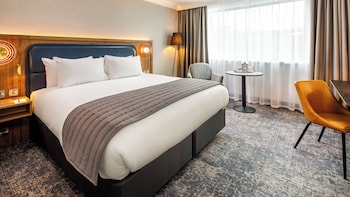 Premium Room, 1 King Bed, Club Lounge Access