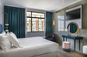 Vincci room with Gran Via view