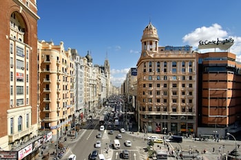Deluxe Room with Panoramic Gran Vía View