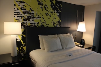 Suite, 1 Queen Bed with Sofa bed, Accessible, Non Smoking