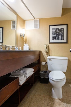 Room, 2 Double Beds, Accessible, Non Smoking (Accessible Tub)