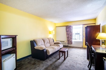 Premium Room, 1 King Bed, Jetted Tub