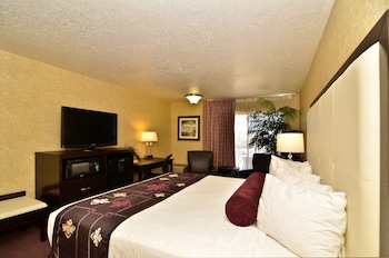 Standard Room, 1 King Bed, Non Smoking, Balcony