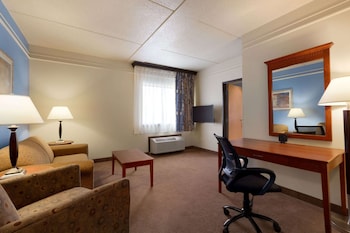 Suite, 1 King Bed, Non Smoking (2 Room)