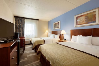 Suite, 2 Queen Beds, Non Smoking, Pool Access