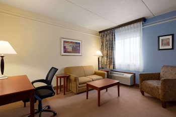 Suite, 1 King Bed, Non Smoking (2 Room)