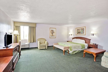 Studio Suite, 1 King Bed, Non Smoking