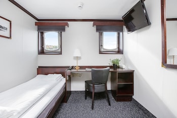 Single Cabin, Sea View