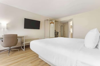 Standard Room, 1 King Bed, Non Smoking, Refrigerator & Microwave