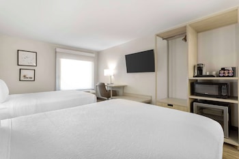 Standard Room, 2 Queen Beds, Non Smoking, Refrigerator & Microwave