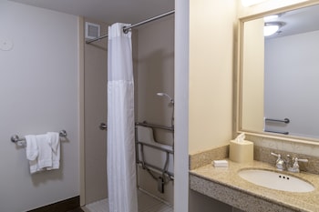 Suite, 2 Queen Beds, Accessible