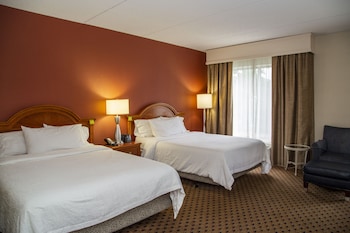 Suite, 2 Queen Beds, Accessible