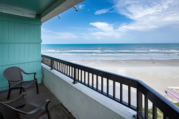 Standard Room, 1 King Bed, Balcony, Ocean View